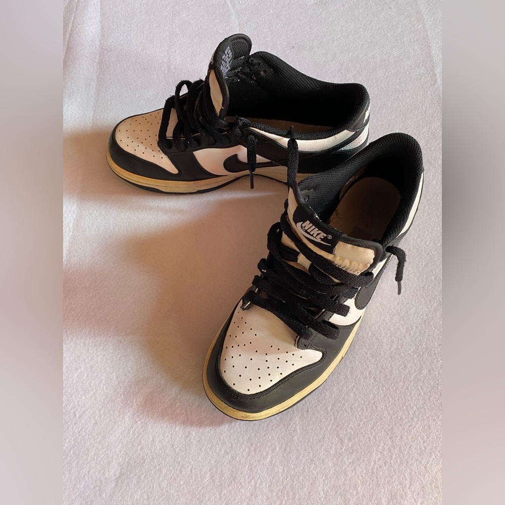 🚫SOLD🚫SOLD🚫Nike Black and White Panda Sneakers Size 6.5 Classic Design - Picture 7 of 9